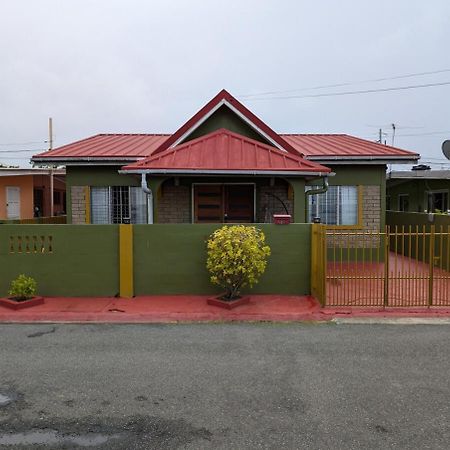 4 Bedroom House, Bon Accord Teak House Bon Accord Village Exterior foto